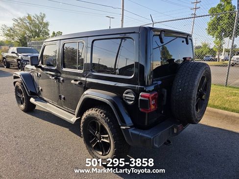 Used 2019 Jeep Wrangler Unlimited Sahara AWD/4WD image 8