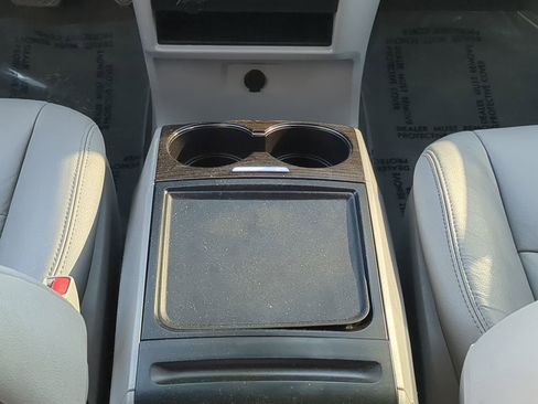 Used 2017 Toyota Sienna Limited image 19