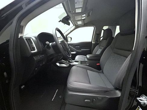 Certified 2025 Nissan Frontier SV AWD/4WD image 10