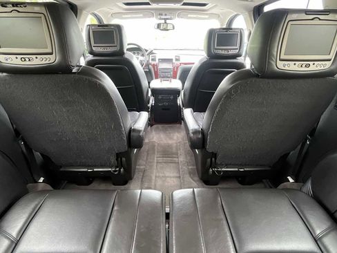 Used 2010 Cadillac Escalade ESV Luxury AWD/4WD image 13
