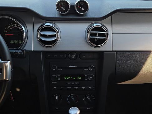 Used 2006 Ford Mustang GT image 11