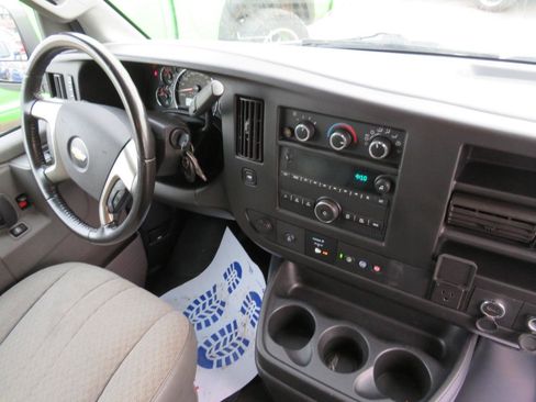 Used 2018 Chevrolet Express 3500 LT w/ LT Preferred Equipment Group RWD image 21