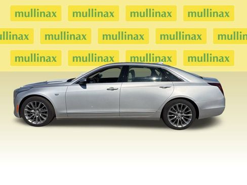 Used 2018 Cadillac CT6 Luxury image 2