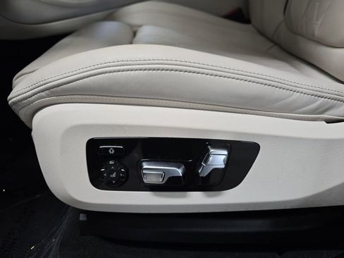 Used 2025 BMW X5 sDrive40i w/ Executive Package RWD image 28