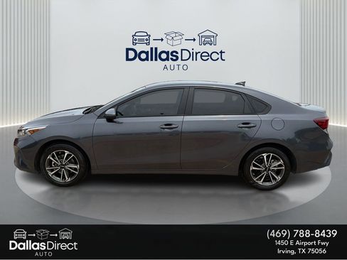 Used 2023 Kia Forte LXS w/ LXS Technology Package FWD image 9