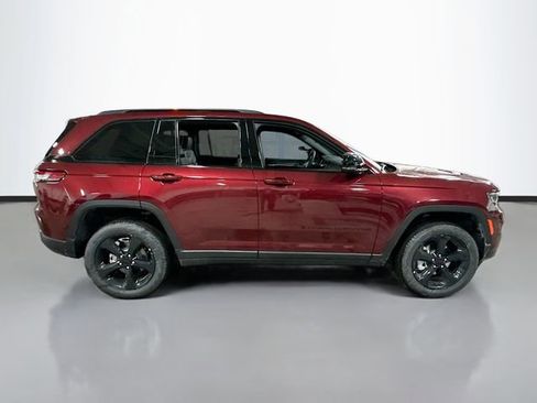 New 2025 Jeep Grand Cherokee Limited w/ Black Appearance Package image 5