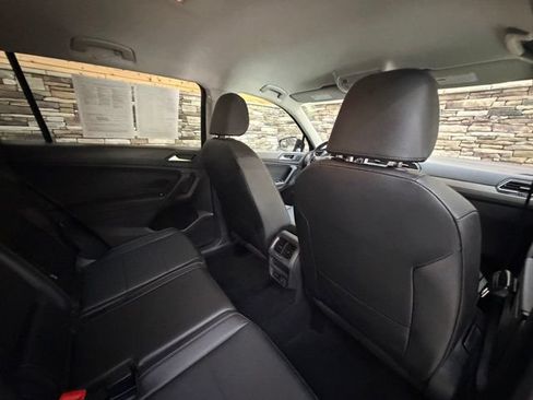 Used 2019 Volkswagen Tiguan SE AWD/4WD image 32