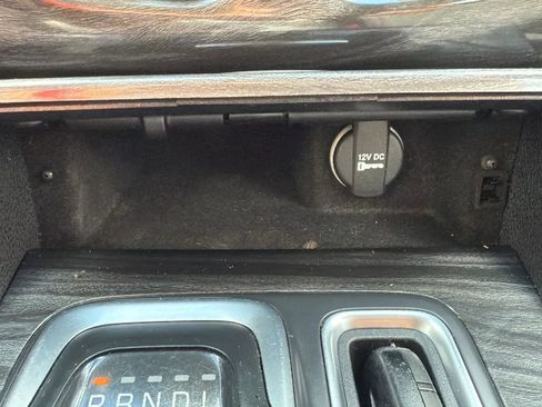 Used 2019 Chrysler 300 Touring w/ Chrome Appearance Package image 18