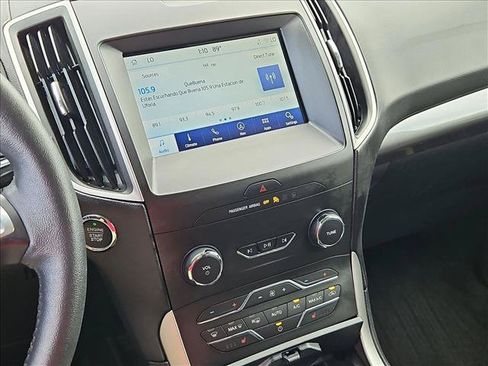 Used 2020 Ford Edge SEL w/ Cold Weather Package AWD/4WD image 21