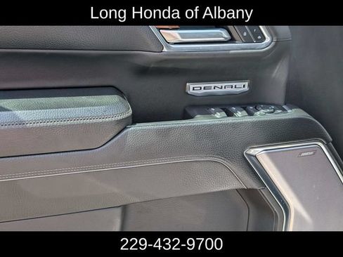 Used 2023 GMC Sierra 1500 Denali w/ Denali Reserve Package AWD/4WD image 11