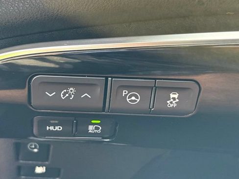 Used 2020 Toyota Prius Prime Limited FWD image 13