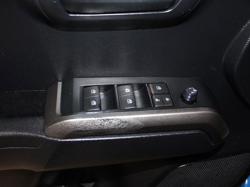 Used 2020 Toyota Tacoma SR5 AWD/4WD image 22