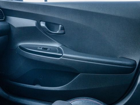 Used 2019 Hyundai Veloster Turbo image 23