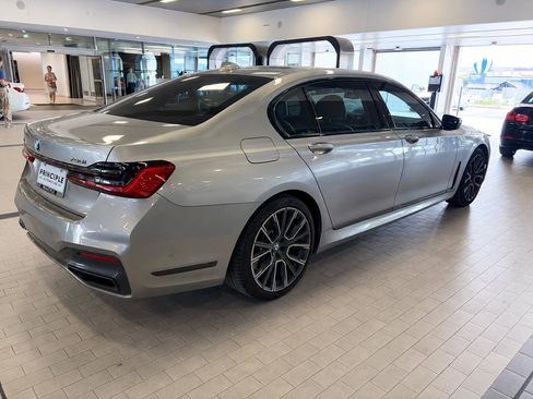 Used 2020 BMW 750i xDrive w/ Autobahn Package AWD/4WD image 7