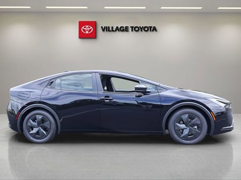 New 2026 Toyota Prius Plug-In Hybrid image 6