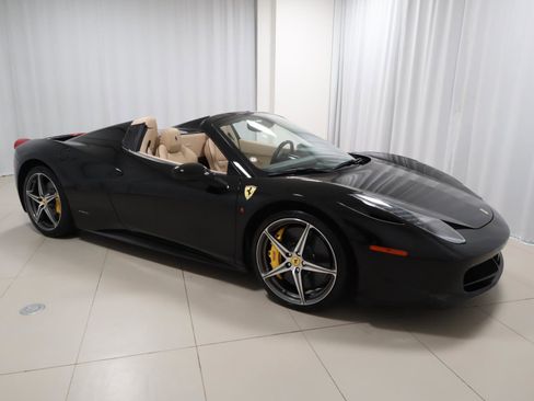 Used 2015 Ferrari 458 Spider image 7