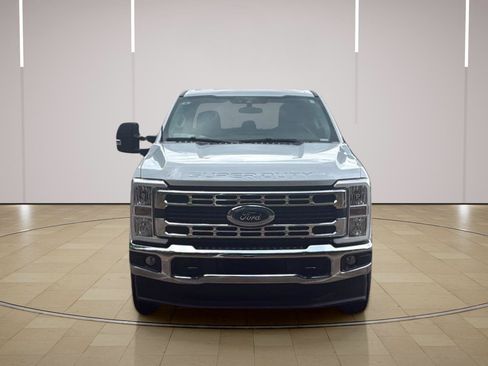 Used 2026 Ford F250 XLT AWD/4WD image 2