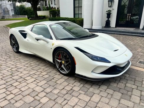 Used 2022 Ferrari F8 Tributo RWD image 44
