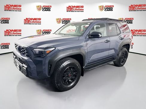 Used 2025 Toyota 4Runner TRD Off-Road Premium AWD/4WD image 15