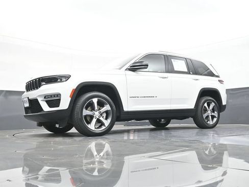 Used 2023 Jeep Grand Cherokee Limited AWD/4WD image 56