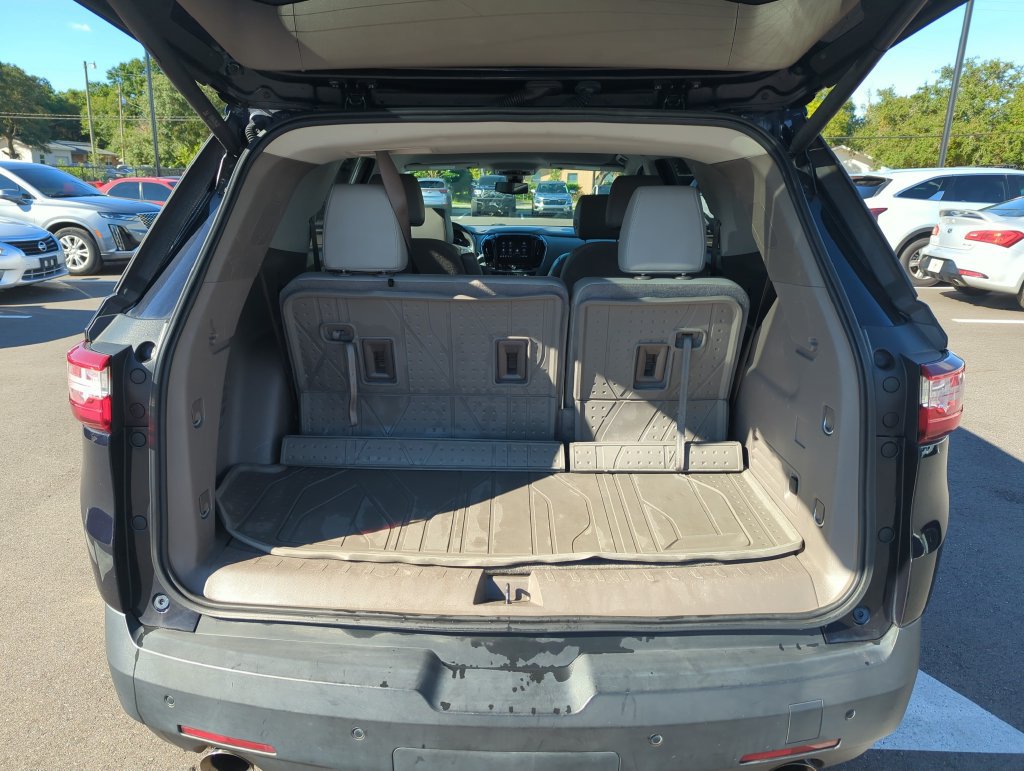 Used 2020 Chevrolet Traverse LT w/ LT Premium Package FWD image 29