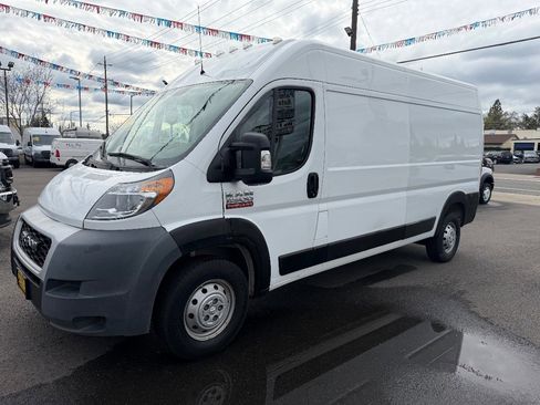Used 2019 RAM ProMaster 2500 w/ Interior Convenience Group FWD image 4