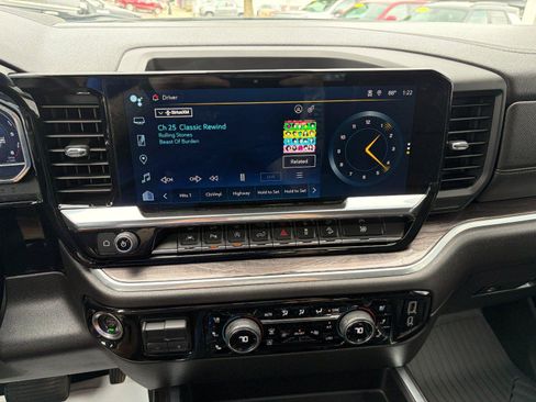 Used 2023 Chevrolet Silverado 1500 LTZ AWD/4WD image 12