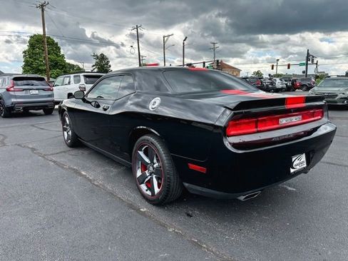 Used 2012 Dodge Challenger SXT RWD image 6