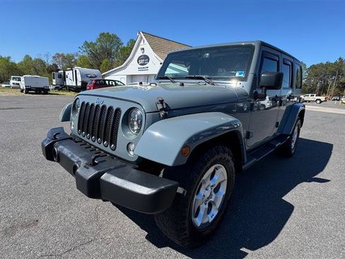 Used 2015 Jeep Wrangler Unlimited Sahara image 9