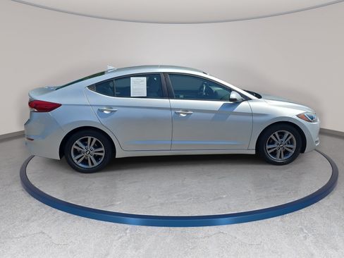 Used 2018 Hyundai Elantra SEL FWD image 4