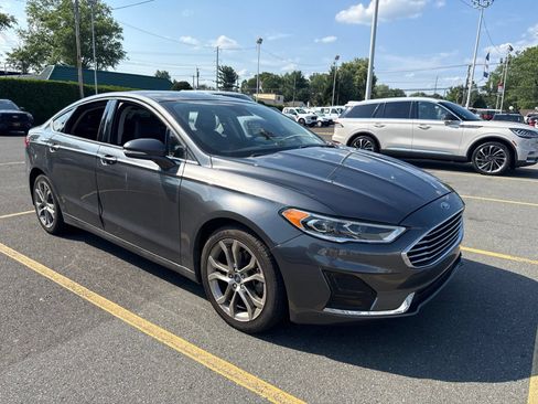 Used 2020 Ford Fusion SEL FWD image 3
