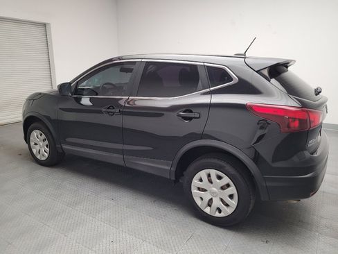 Used 2017 Nissan Rogue Sport S image 3