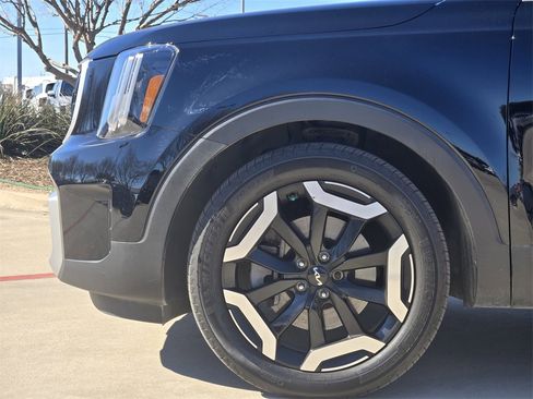 Certified 2023 Kia Telluride EX image 14