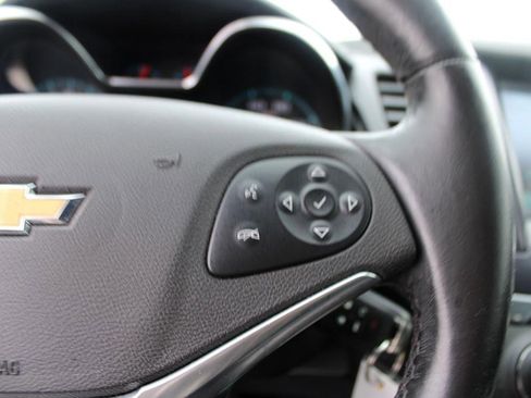 Used 2015 Chevrolet Impala LT w/ Convenience Package image 26