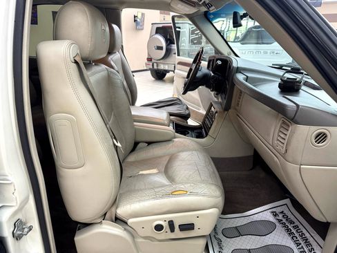 Used 2005 Cadillac Escalade AWD image 34
