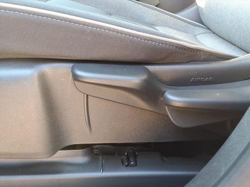 Used 2025 Chevrolet TrailBlazer LT image 12