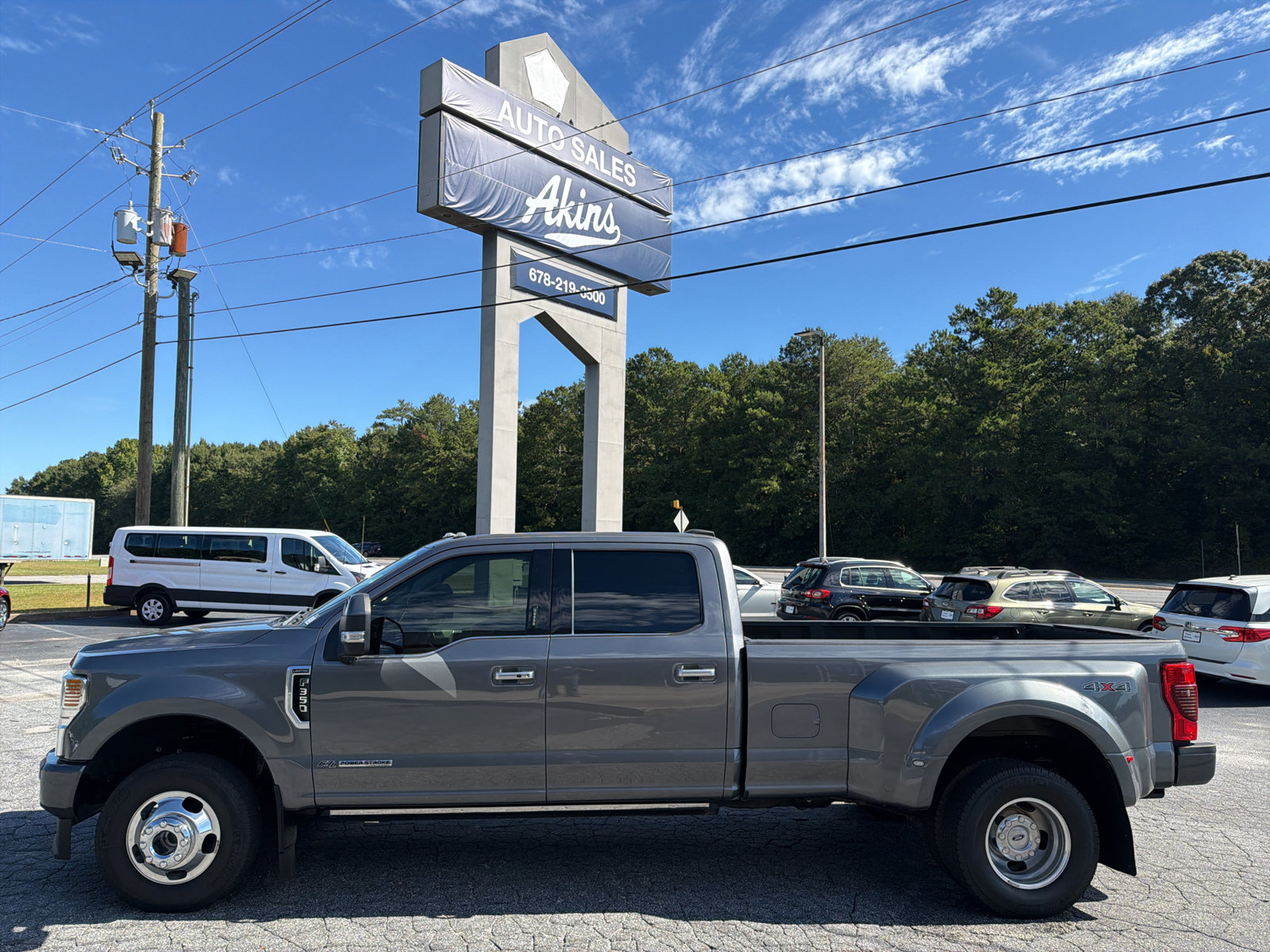 Used 2022 Ford F350 Limited AWD/4WD image 2