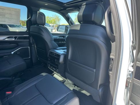 New 2025 Jeep Wagoneer Series II image 55