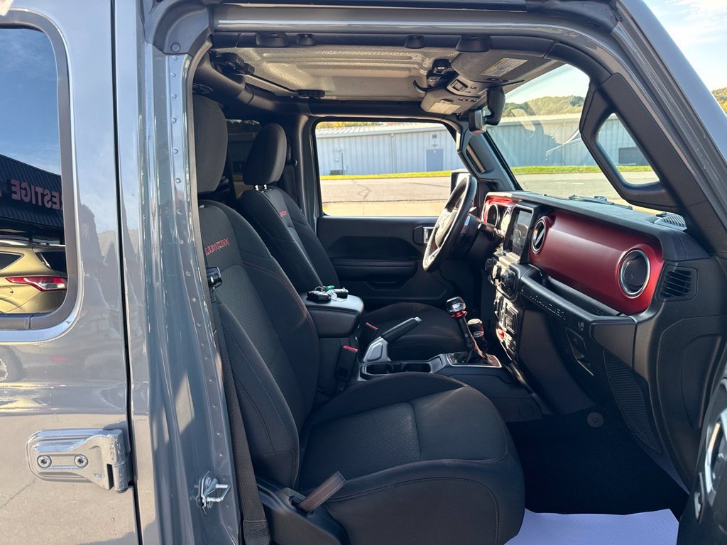 Used 2018 Jeep Wrangler Unlimited Rubicon AWD/4WD image 40