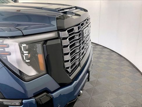 Used 2026 GMC Sierra 2500 Denali Ultimate AWD/4WD image 39