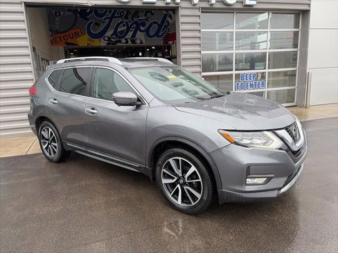 Used 2017 Nissan Rogue SL w/ SL Premium Package image 4