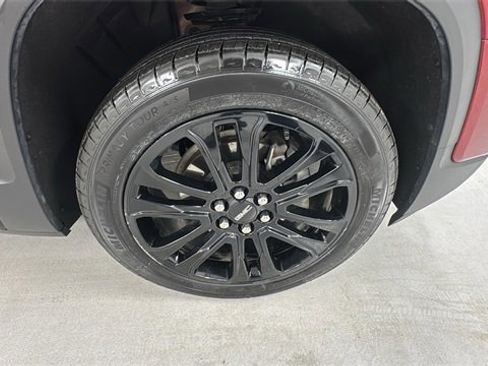 Used 2023 GMC Acadia SLE w/ Driver Convenience Package image 9