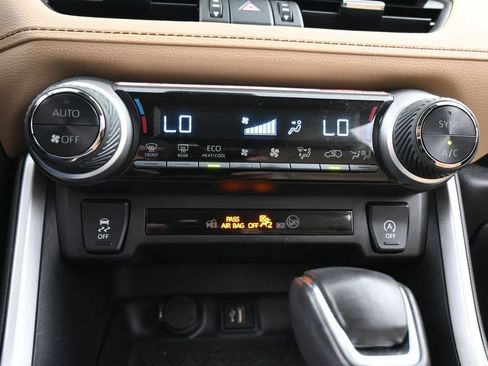Used 2025 Toyota RAV4 XLE Premium FWD image 26