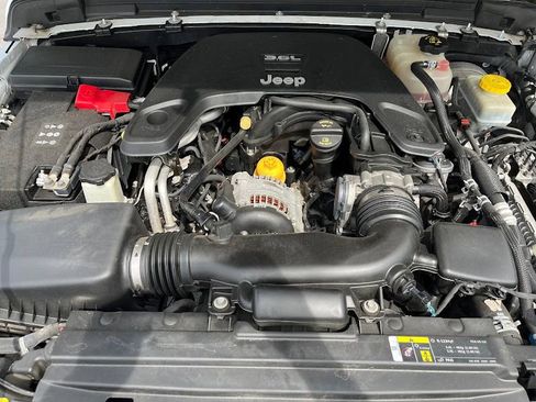 Used 2019 Jeep Wrangler Unlimited Rubicon AWD/4WD image 28