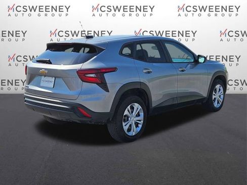 Used 2024 Chevrolet Trax LS w/ Driver Confidence Package FWD image 5