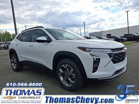 New 2025 Chevrolet Trax LT w/ Driver Confidence Package image 1