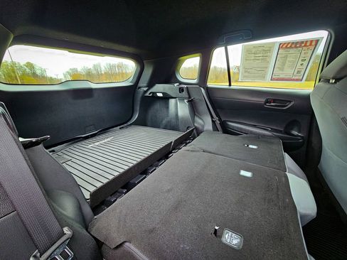 Used 2024 Toyota Corolla Cross AWD Hybrid image 33