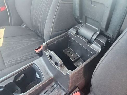 Used 2015 Ford Focus SE w/ SE Sport Package image 25