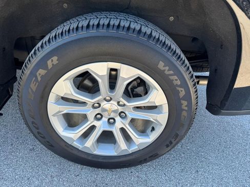 Used 2022 Chevrolet Silverado 1500 LTZ w/ Technology Package image 6