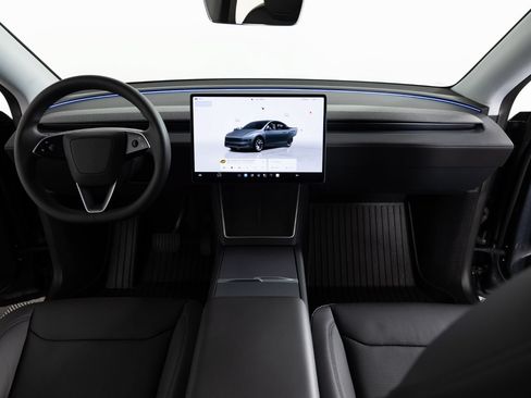 Used 2026 Tesla Model Y AWD image 37